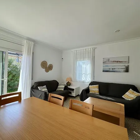 Casa Rustica Con Piscina Privada Y Aire Acondicionado En Sant Marti D'empuries - Hisp-7-77 *