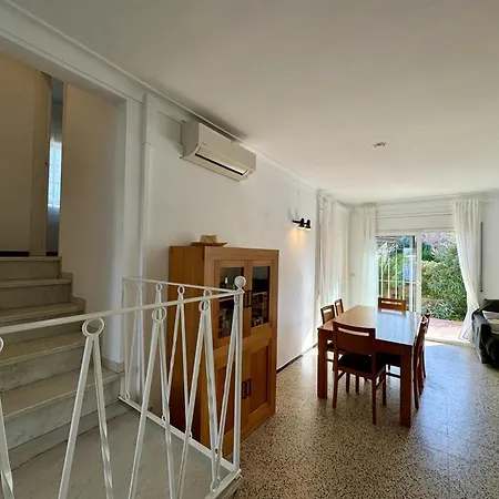 Vil·la Casa rústica con piscina privada y aire acondicionado en Sant Martí d'Empúries - HISP-7-77 *